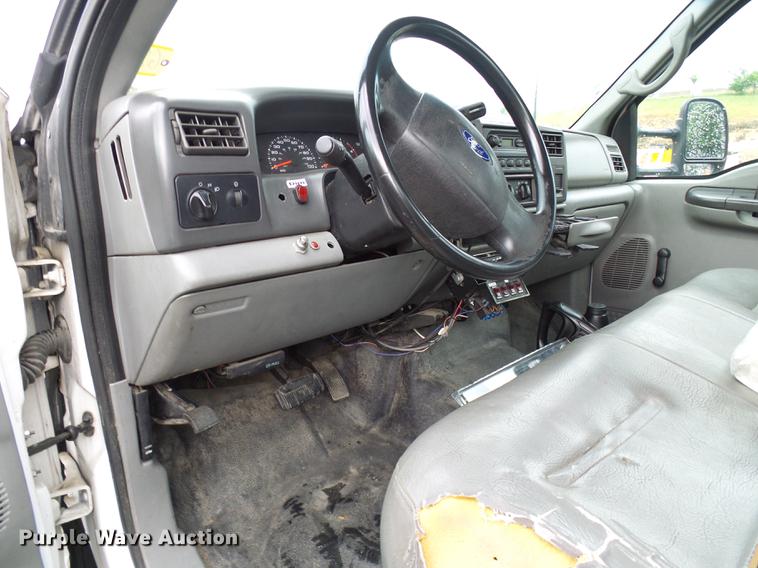 image for item DD8577 2002 Ford F550 Super Duty bucket truck