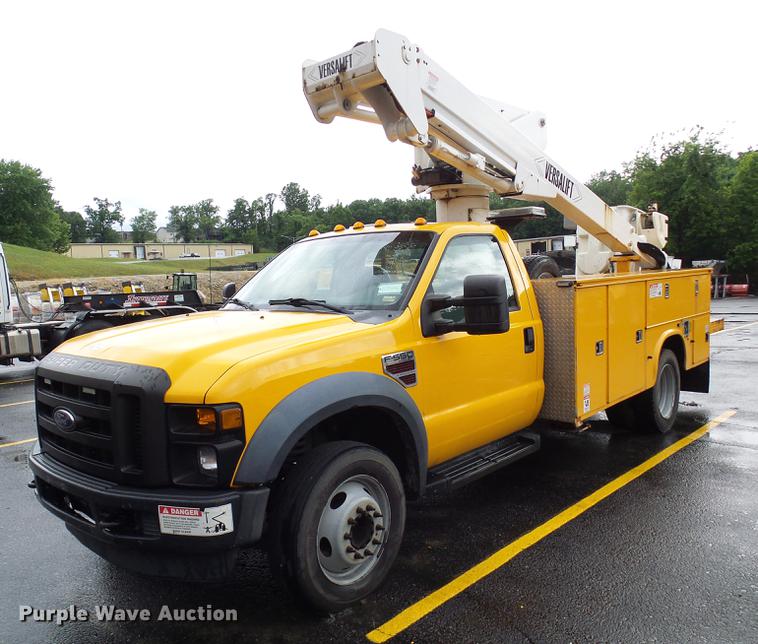 image for item DD8578 2009 Ford F550 Super Duty bucket truck