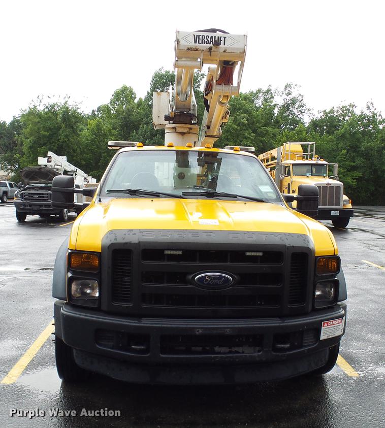 image for item DD8578 2009 Ford F550 Super Duty bucket truck