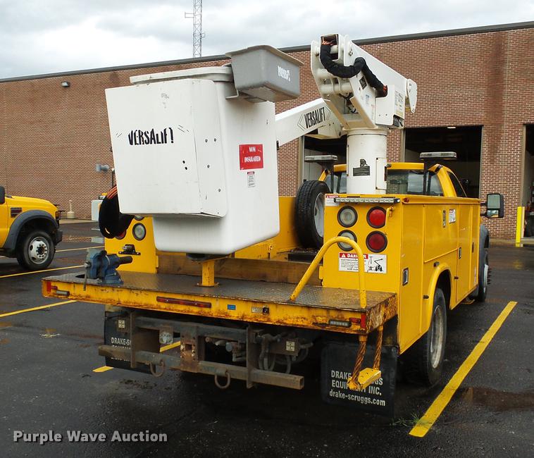 image for item DD8578 2009 Ford F550 Super Duty bucket truck