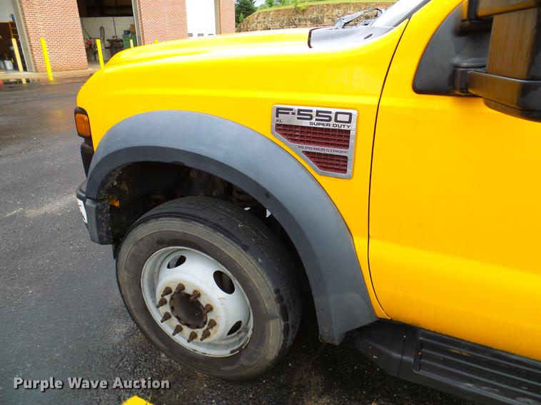 image for item DD8578 2009 Ford F550 Super Duty bucket truck