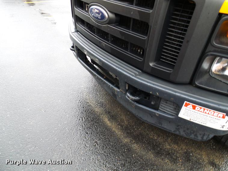 image for item DD8578 2009 Ford F550 Super Duty bucket truck