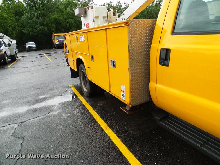 image for item DD8578 2009 Ford F550 Super Duty bucket truck