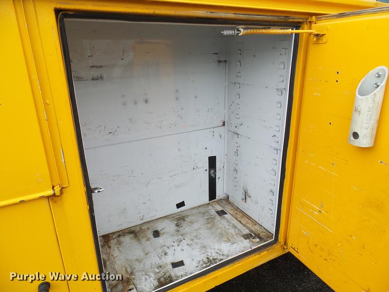 image for item DD8578 2009 Ford F550 Super Duty bucket truck