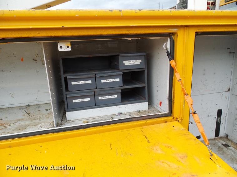 image for item DD8578 2009 Ford F550 Super Duty bucket truck