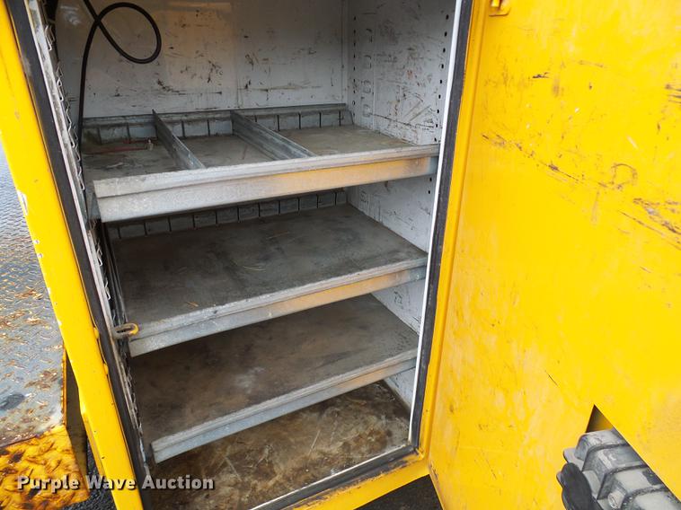 image for item DD8578 2009 Ford F550 Super Duty bucket truck