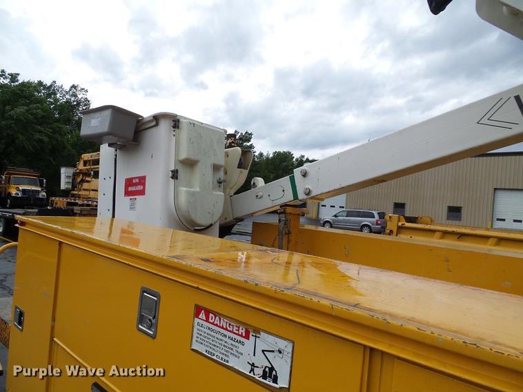 image for item DD8578 2009 Ford F550 Super Duty bucket truck