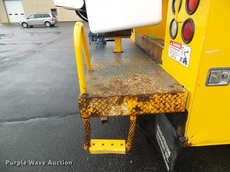 image for item DD8578 2009 Ford F550 Super Duty bucket truck
