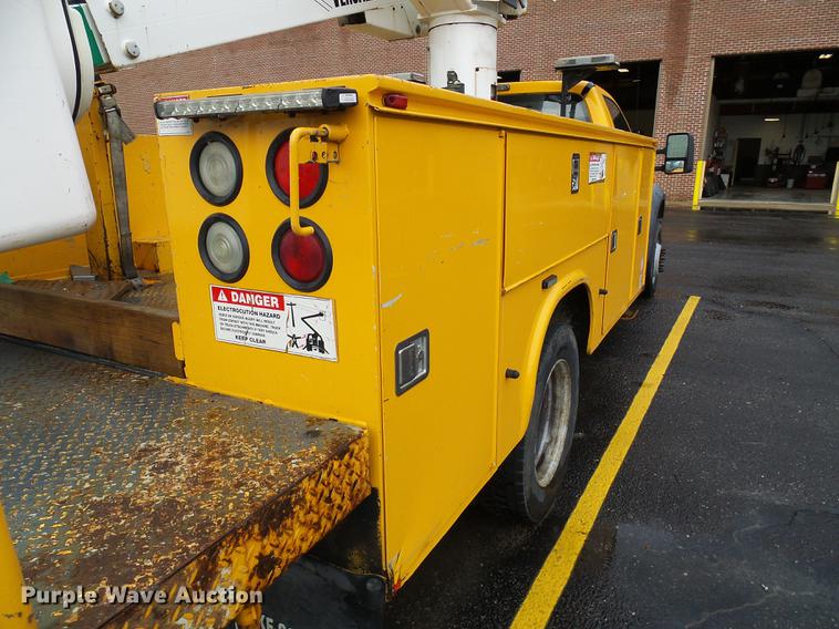 image for item DD8578 2009 Ford F550 Super Duty bucket truck