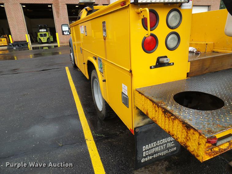image for item DD8578 2009 Ford F550 Super Duty bucket truck