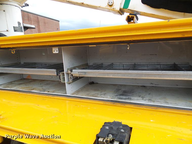 image for item DD8578 2009 Ford F550 Super Duty bucket truck