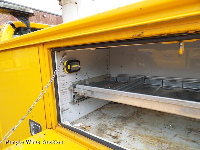 image for item DD8578 2009 Ford F550 Super Duty bucket truck