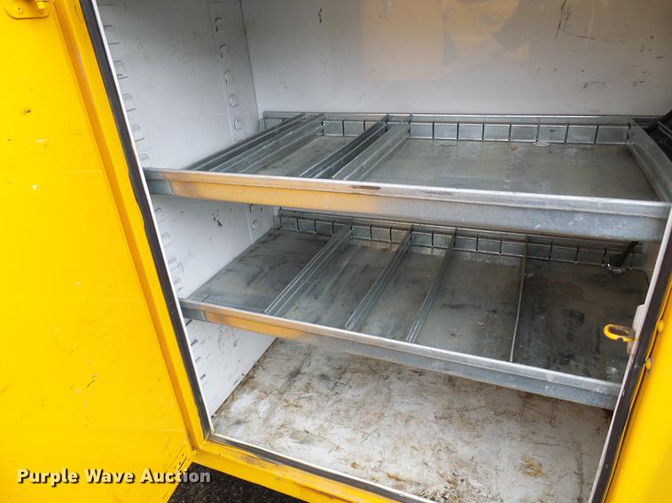 image for item DD8578 2009 Ford F550 Super Duty bucket truck