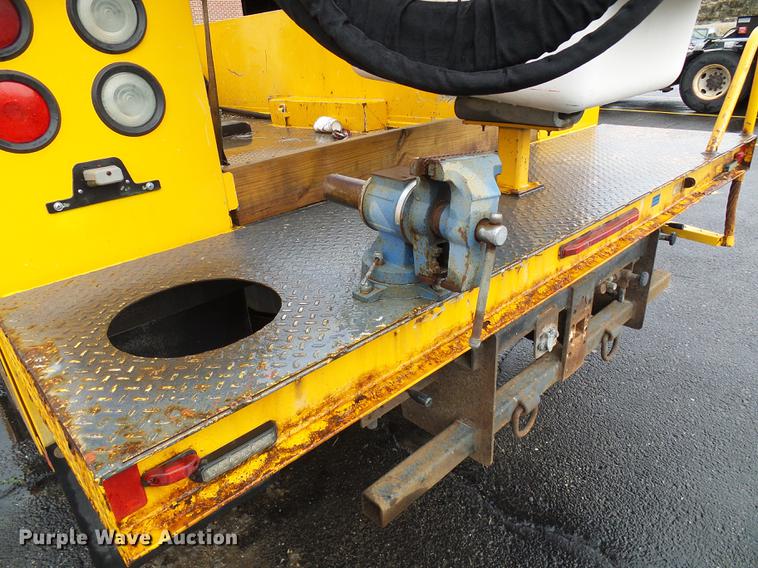 image for item DD8578 2009 Ford F550 Super Duty bucket truck