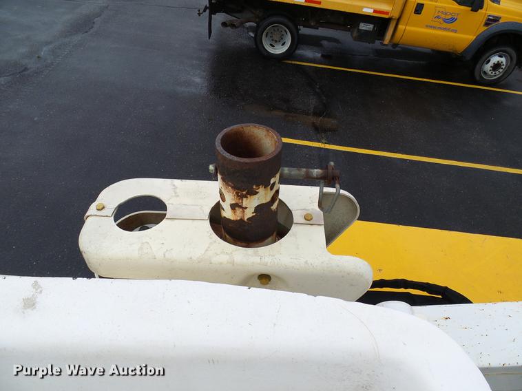 image for item DD8578 2009 Ford F550 Super Duty bucket truck