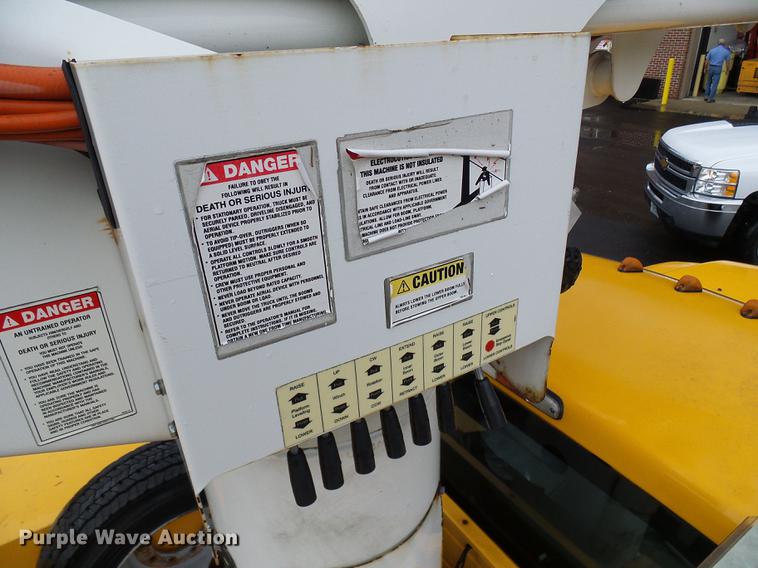 image for item DD8578 2009 Ford F550 Super Duty bucket truck