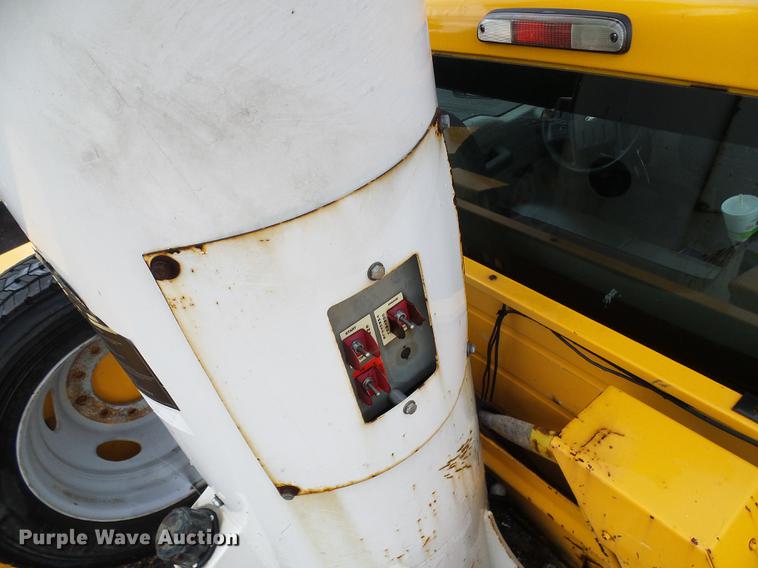 image for item DD8578 2009 Ford F550 Super Duty bucket truck