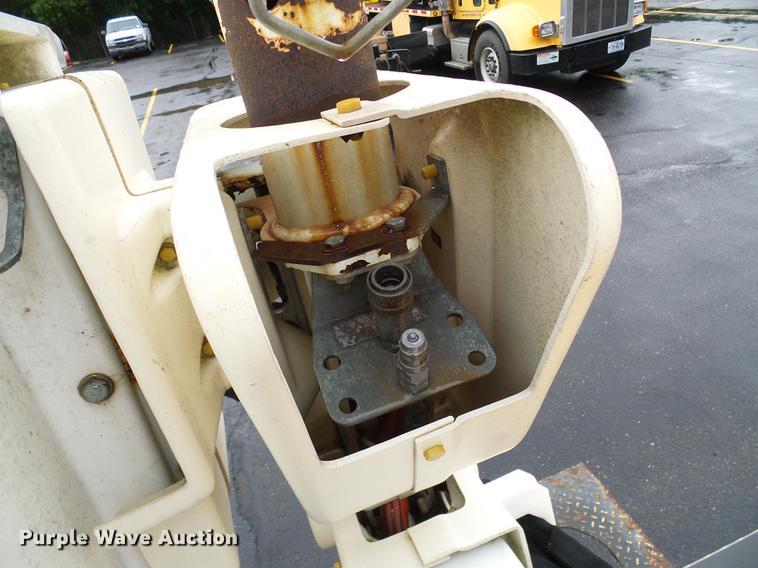 image for item DD8578 2009 Ford F550 Super Duty bucket truck