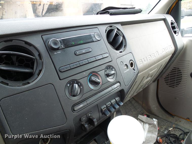 image for item DD8578 2009 Ford F550 Super Duty bucket truck