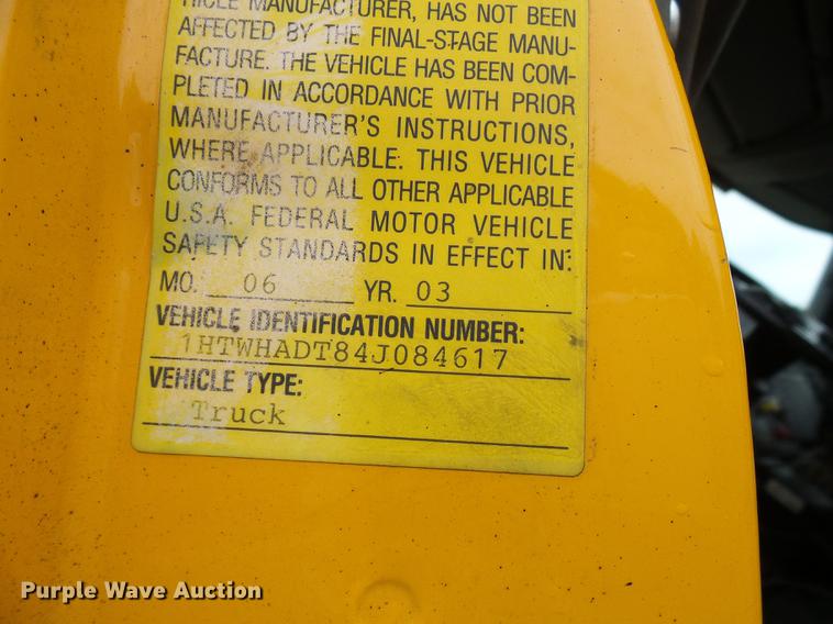 image for item DD8579 2004 International 7400 dump truck