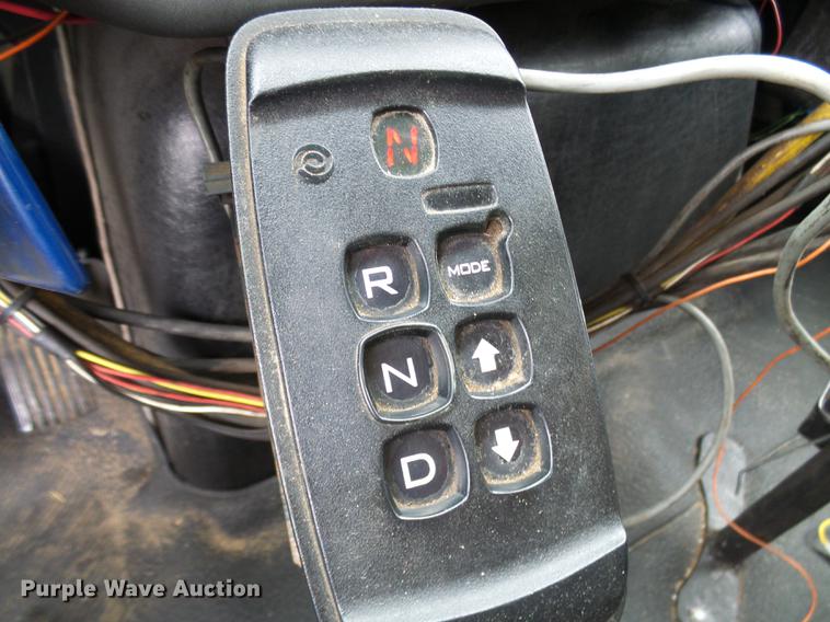 image for item DD8579 2004 International 7400 dump truck