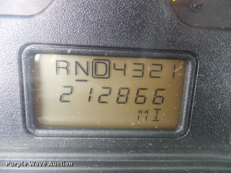 image for item DD8579 2004 International 7400 dump truck