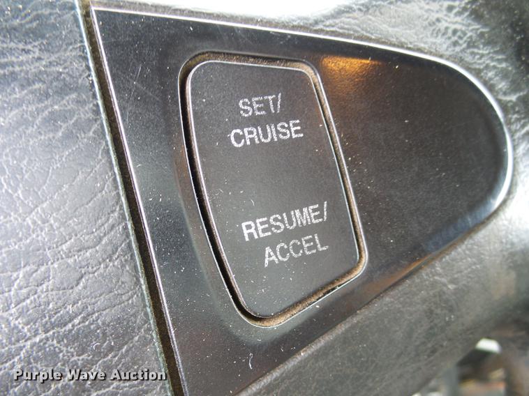 image for item DD8579 2004 International 7400 dump truck