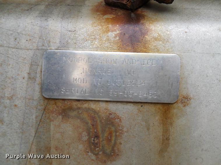 image for item DD8580 2002 International 7400 dump truck