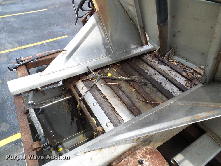 image for item DD8580 2002 International 7400 dump truck