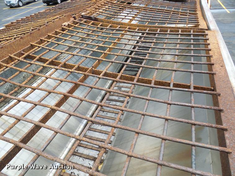 image for item DD8580 2002 International 7400 dump truck