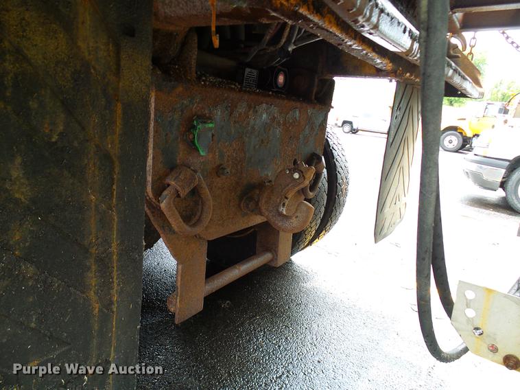 image for item DD8580 2002 International 7400 dump truck