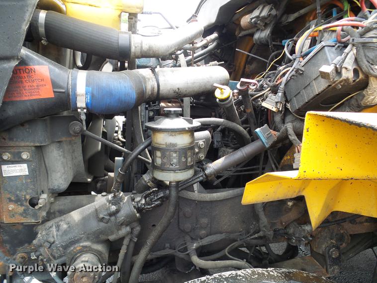 image for item DD8580 2002 International 7400 dump truck