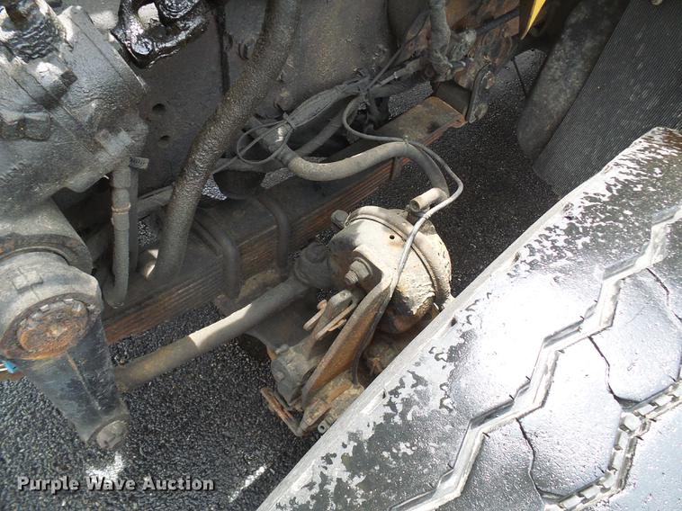 image for item DD8580 2002 International 7400 dump truck