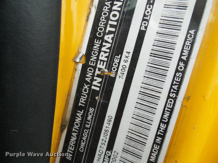 image for item DD8580 2002 International 7400 dump truck