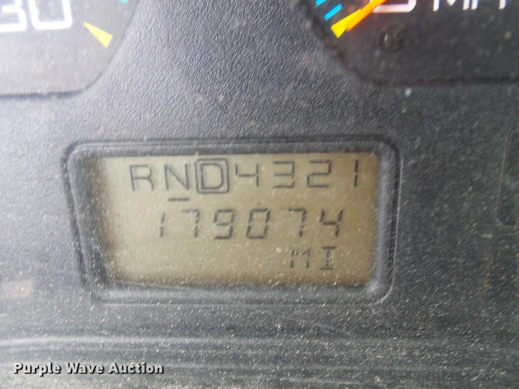 image for item DD8580 2002 International 7400 dump truck