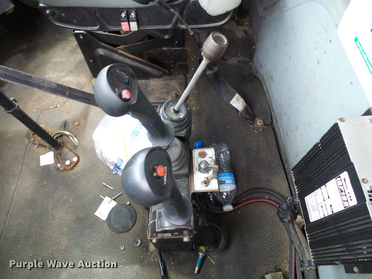 image for item DD8580 2002 International 7400 dump truck