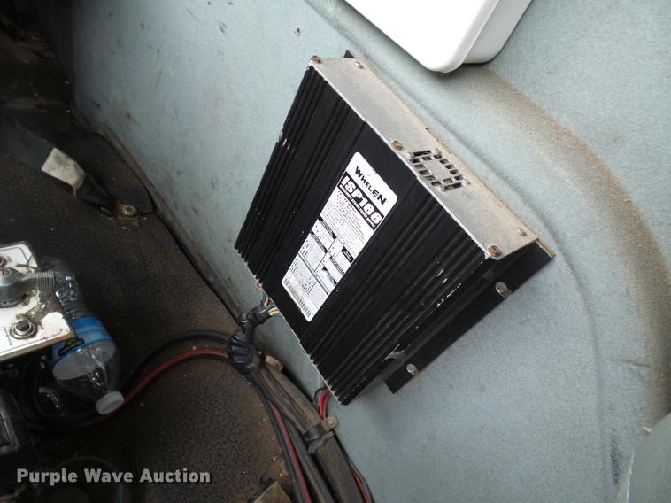 image for item DD8580 2002 International 7400 dump truck