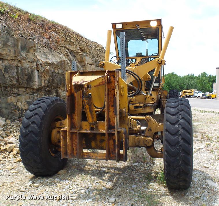 image for item DD8581 1995 Champion 720A motor grader