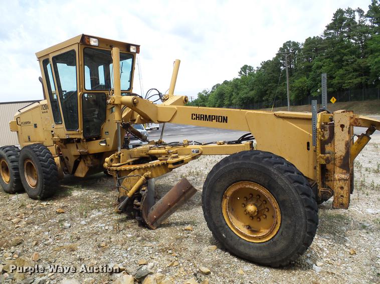 image for item DD8581 1995 Champion 720A motor grader