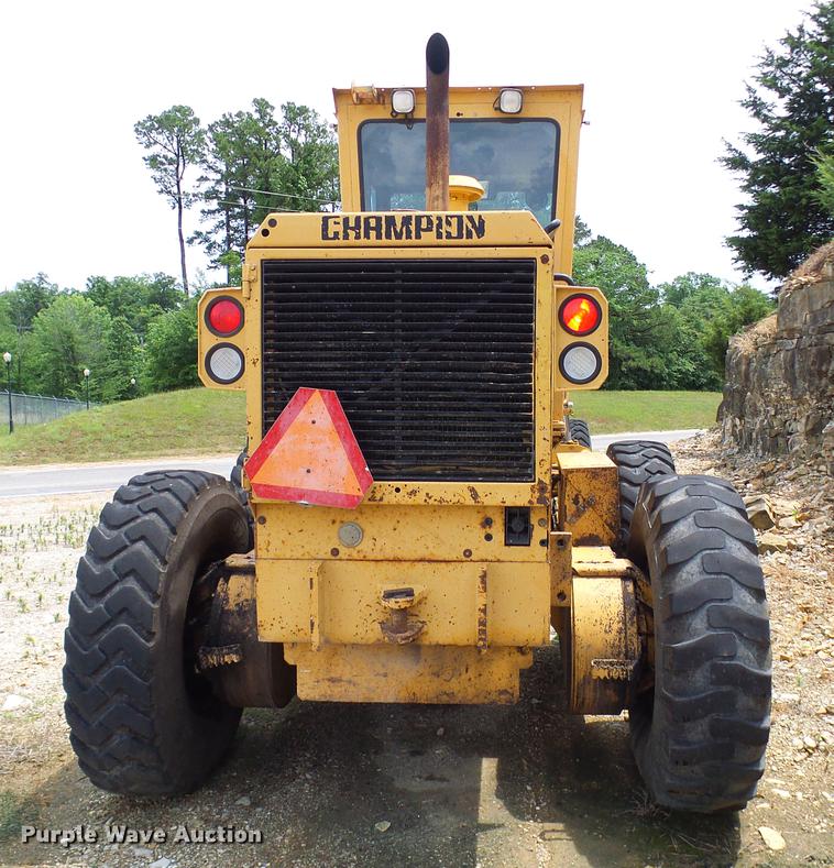 image for item DD8581 1995 Champion 720A motor grader