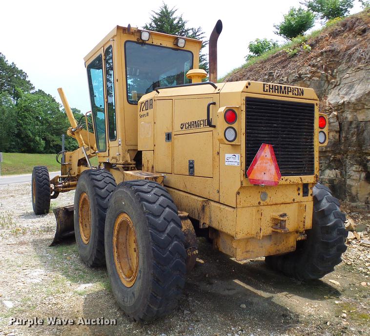 image for item DD8581 1995 Champion 720A motor grader