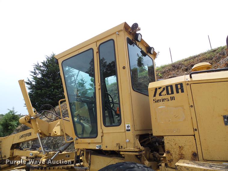 image for item DD8581 1995 Champion 720A motor grader