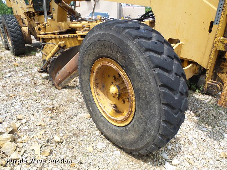 image for item DD8581 1995 Champion 720A motor grader