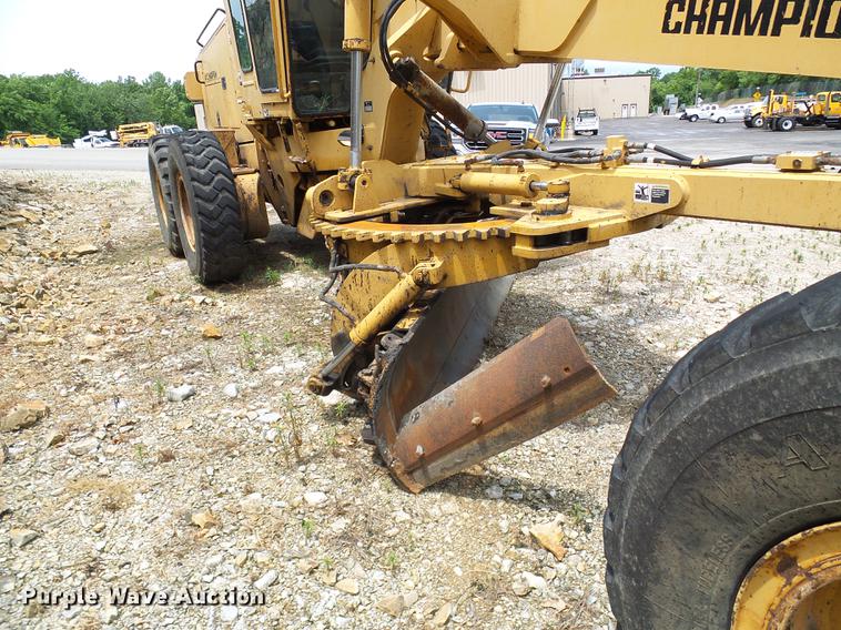 image for item DD8581 1995 Champion 720A motor grader