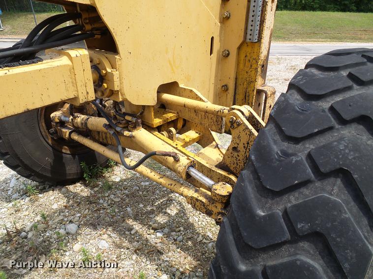 image for item DD8581 1995 Champion 720A motor grader