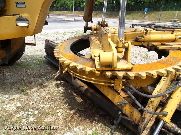 image for item DD8581 1995 Champion 720A motor grader