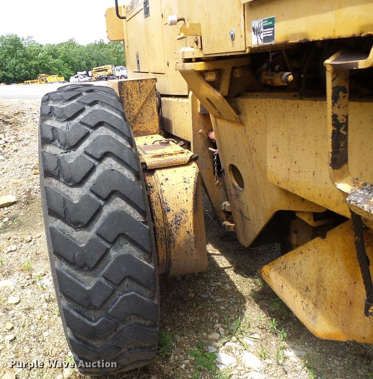 image for item DD8581 1995 Champion 720A motor grader