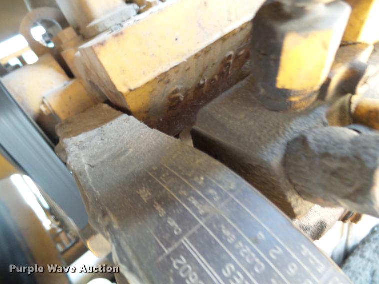 image for item DD8581 1995 Champion 720A motor grader