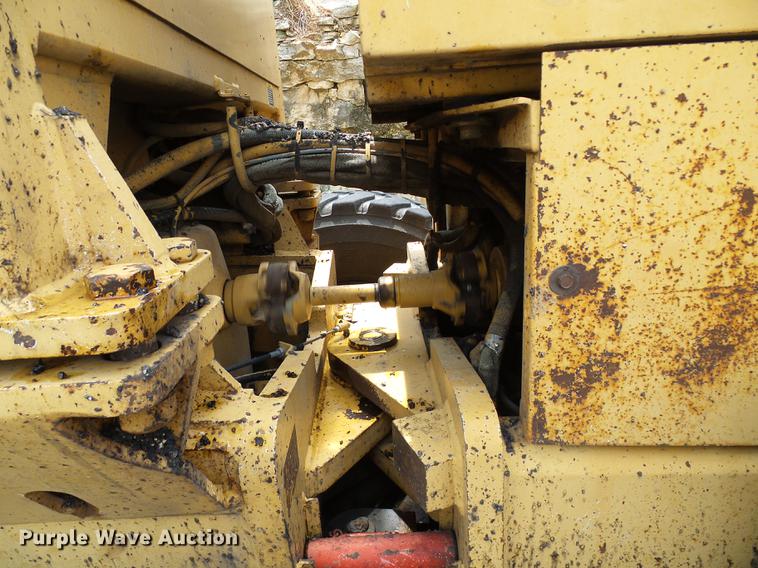 image for item DD8581 1995 Champion 720A motor grader