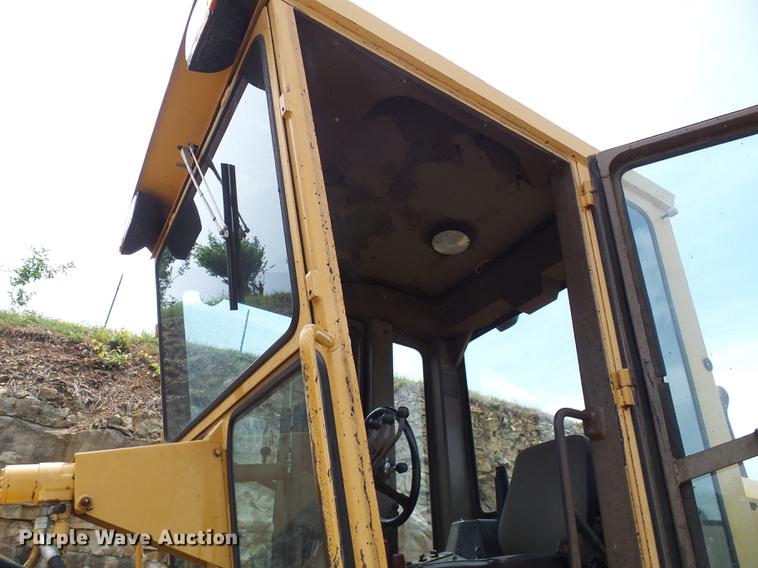 image for item DD8581 1995 Champion 720A motor grader